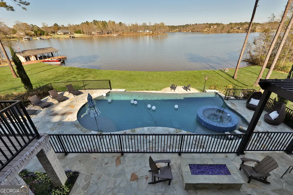 121 Grace TRCE Lizella, GA 31052