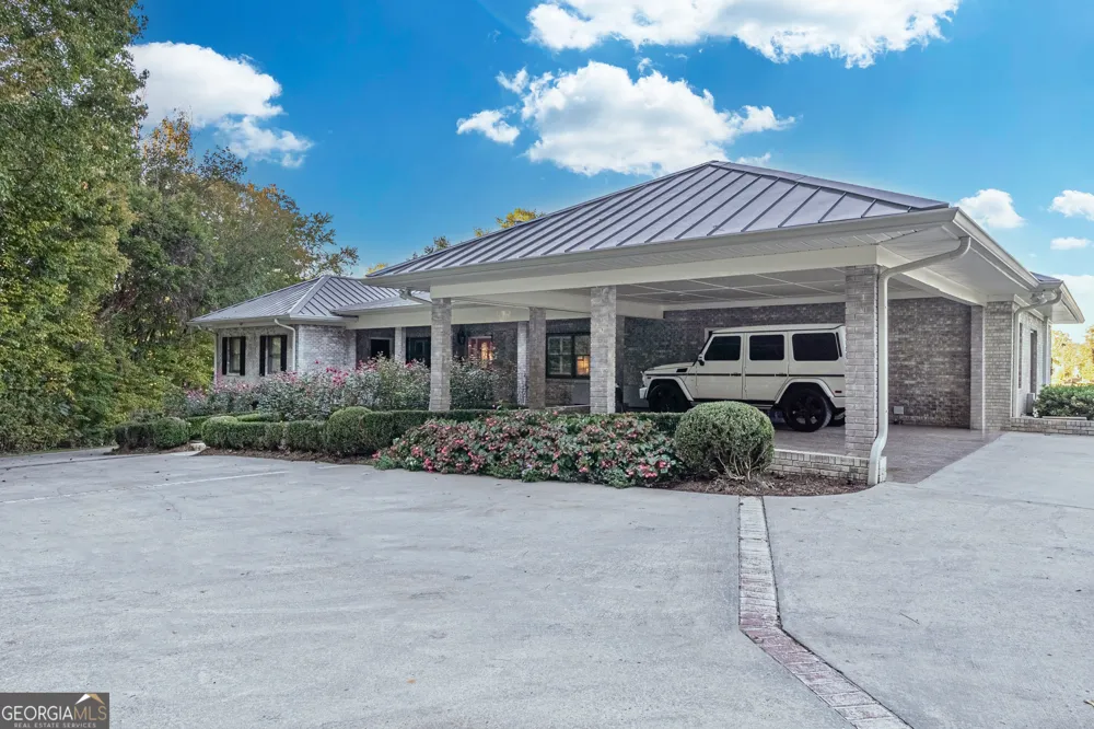 121 Grace TRCE Lizella, GA 31052