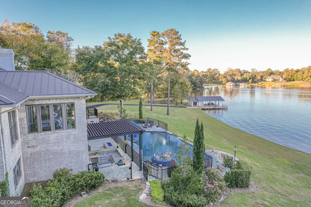 121 Grace TRCE Lizella, GA 31052