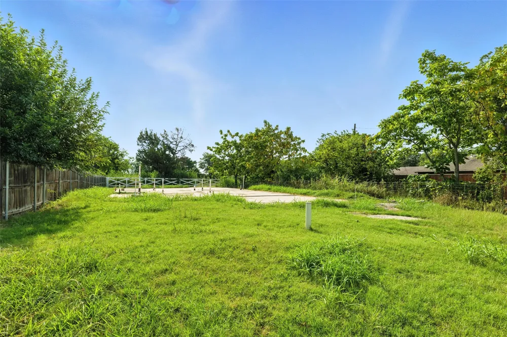 630 Irving Heights Drive Irving, TX 75061