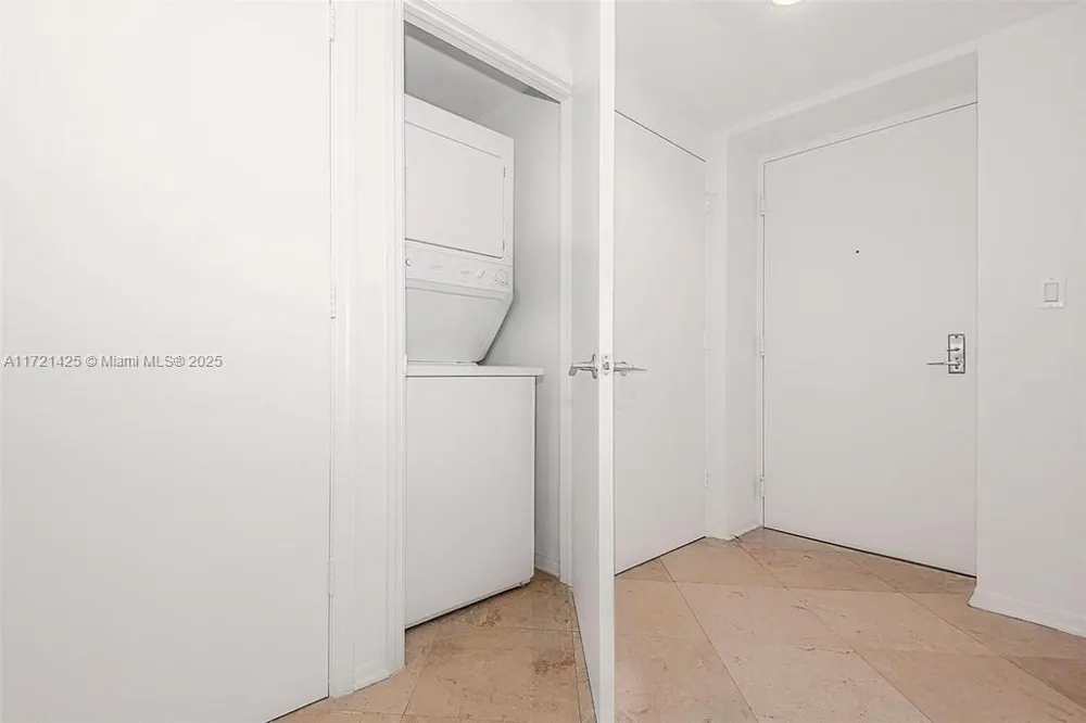 55 SE 6th St #1507 Miami, FL 33131