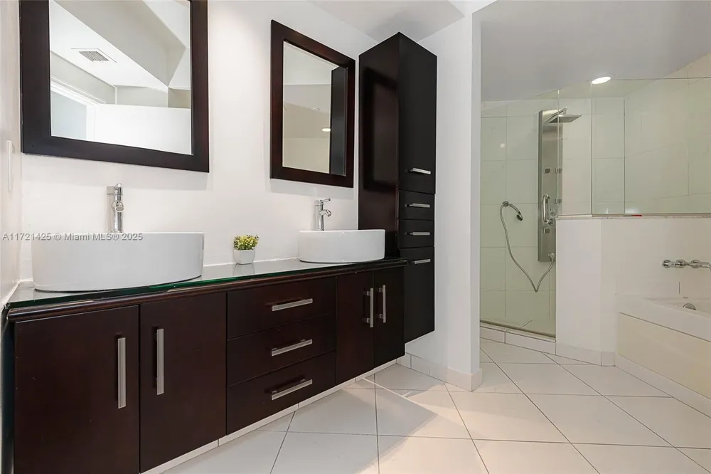 55 SE 6th St #1507 Miami, FL 33131