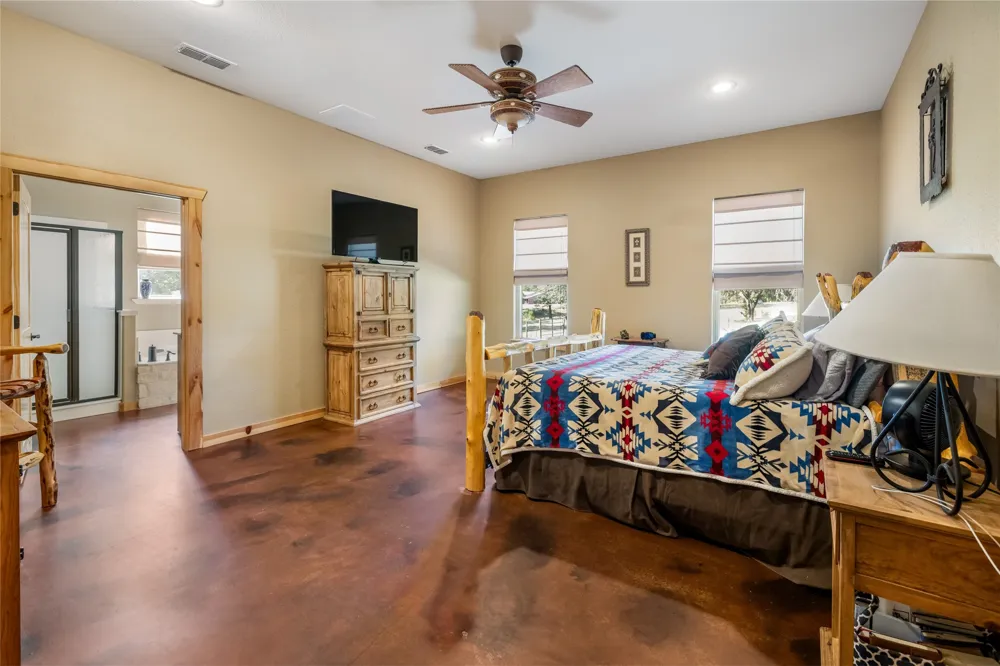 12701 FM 2010 Chandler, TX 75758
