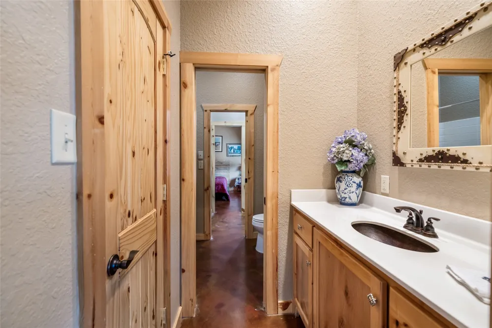12701 FM 2010 Chandler, TX 75758