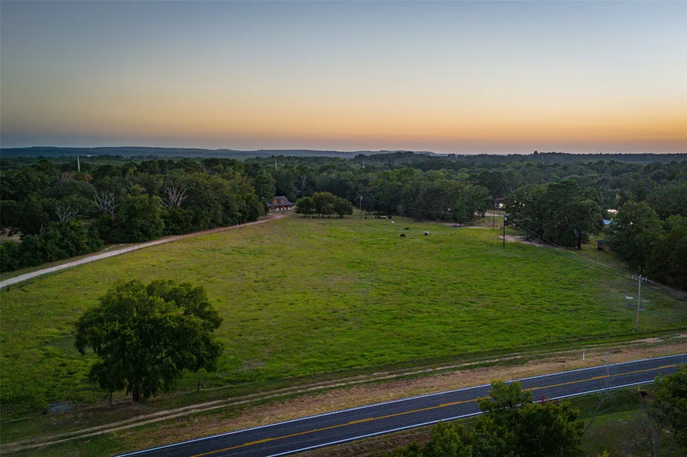 12701 FM 2010 Chandler, TX 75758