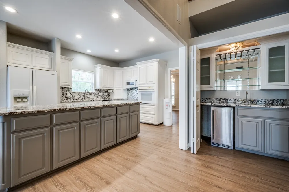 500 Navajo Court Runaway Bay, TX 76426