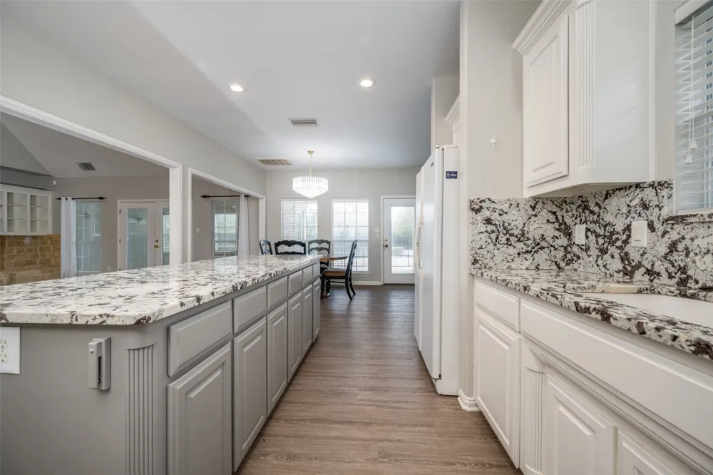 500 Navajo Court Runaway Bay, TX 76426