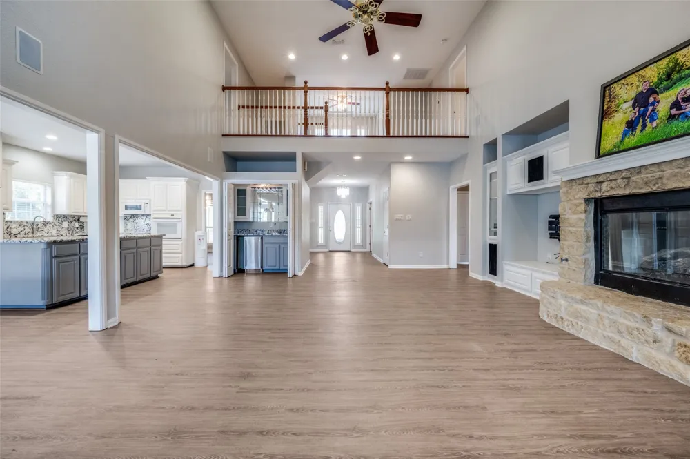 500 Navajo Court Runaway Bay, TX 76426