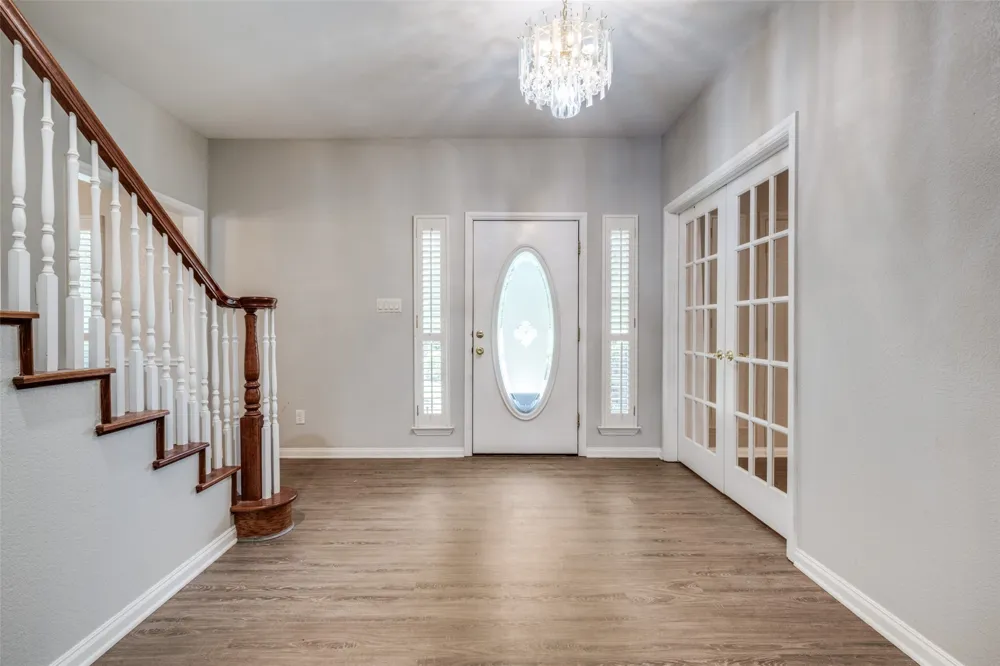 500 Navajo Court Runaway Bay, TX 76426