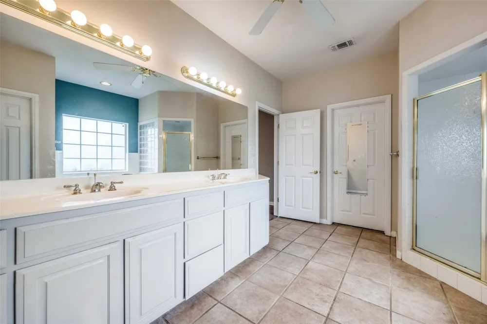500 Navajo Court Runaway Bay, TX 76426