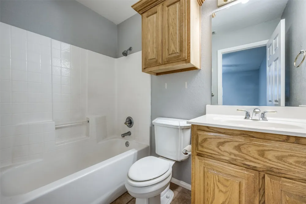 500 Navajo Court Runaway Bay, TX 76426