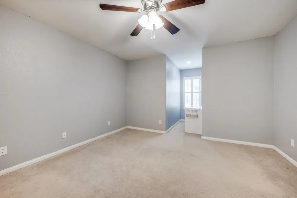 500 Navajo Court Runaway Bay, TX 76426