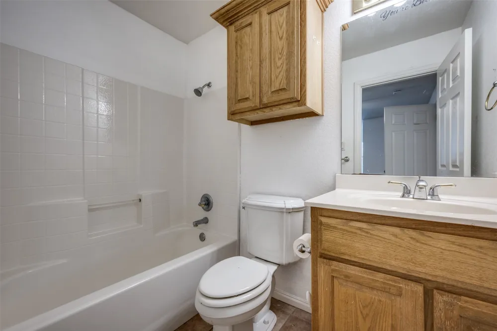 500 Navajo Court Runaway Bay, TX 76426