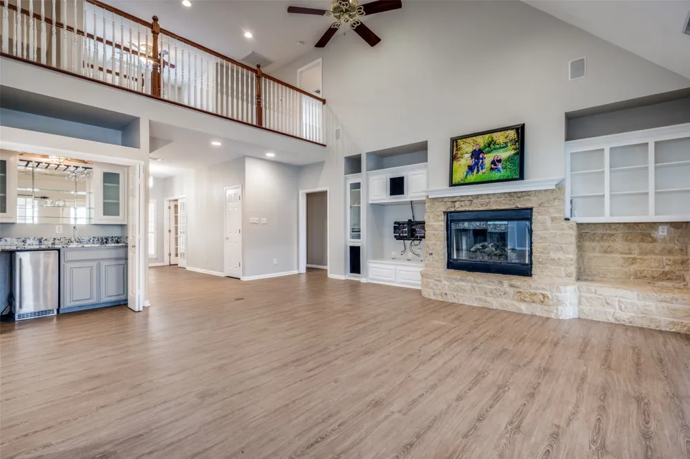 500 Navajo Court Runaway Bay, TX 76426