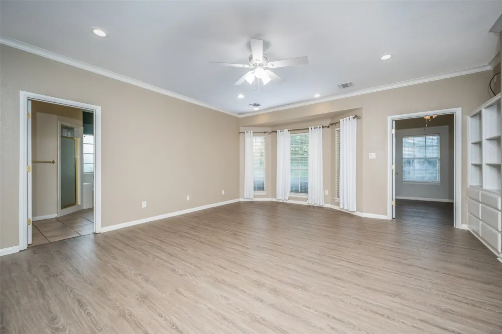 500 Navajo Court Runaway Bay, TX 76426
