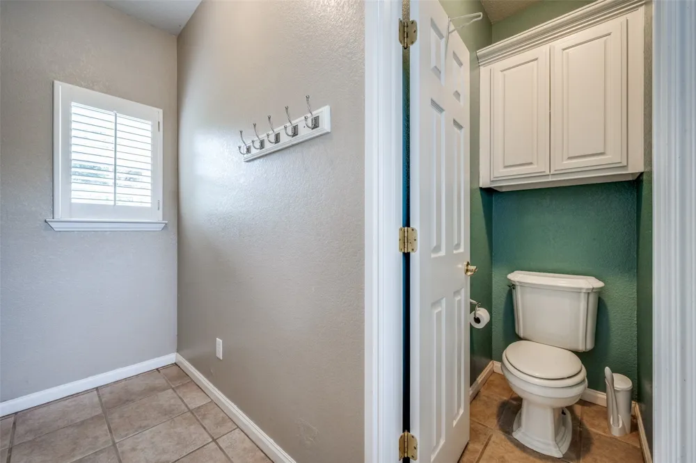 500 Navajo Court Runaway Bay, TX 76426