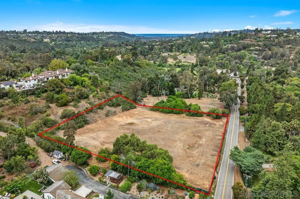 4919 El Secreto Rancho Santa Fe, CA 92067