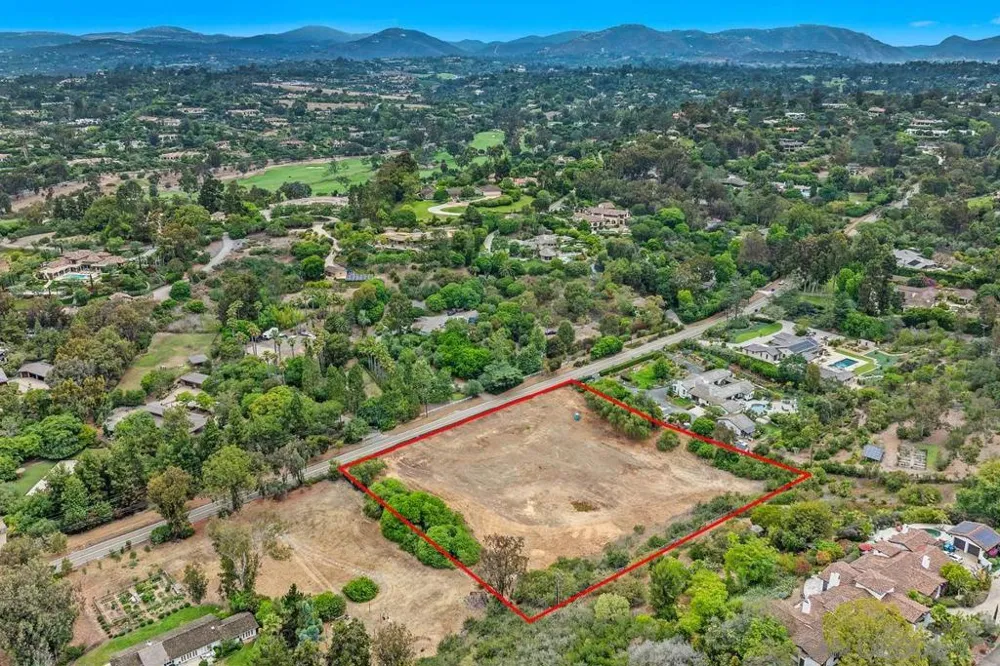 4919 El Secreto Rancho Santa Fe, CA 92067