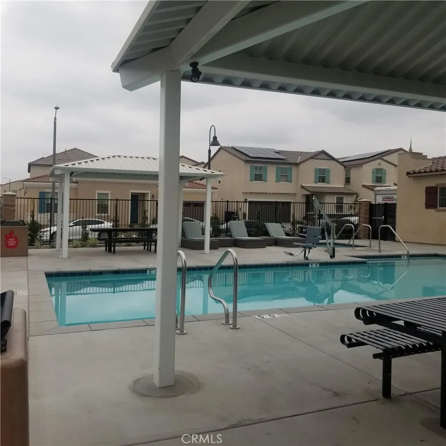 938 W Jasmine Way Rialto, CA 92376