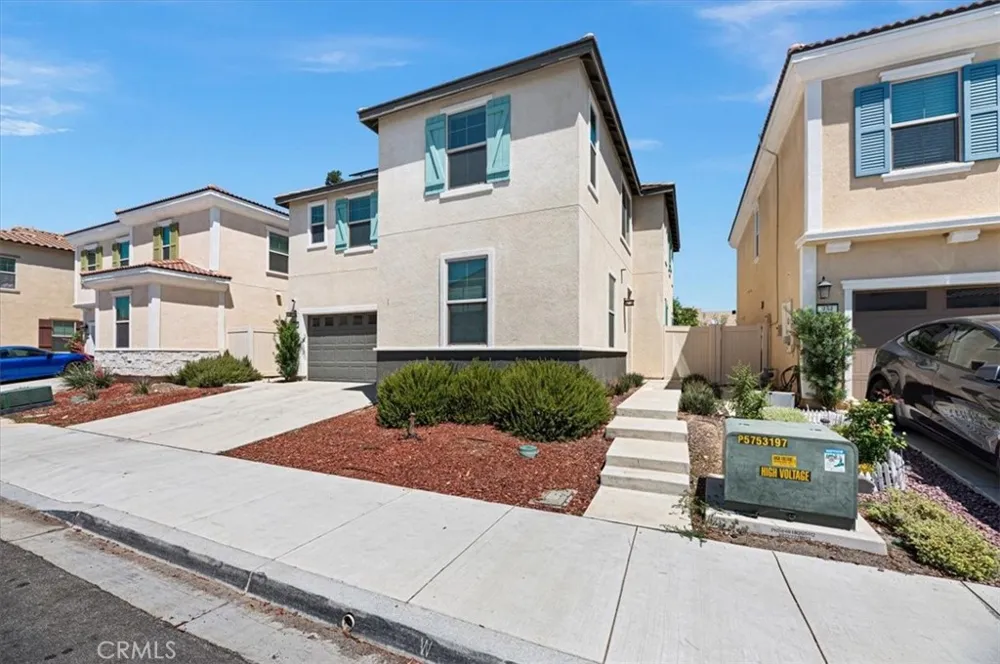 938 W Jasmine Way Rialto, CA 92376