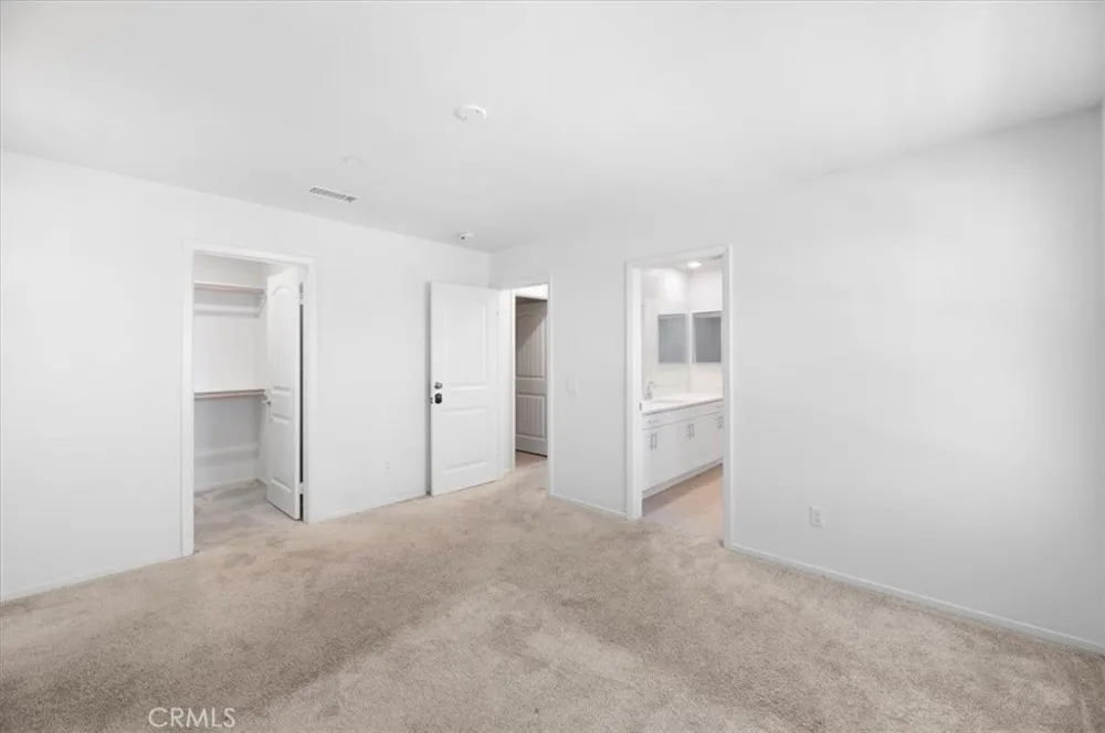938 W Jasmine Way Rialto, CA 92376