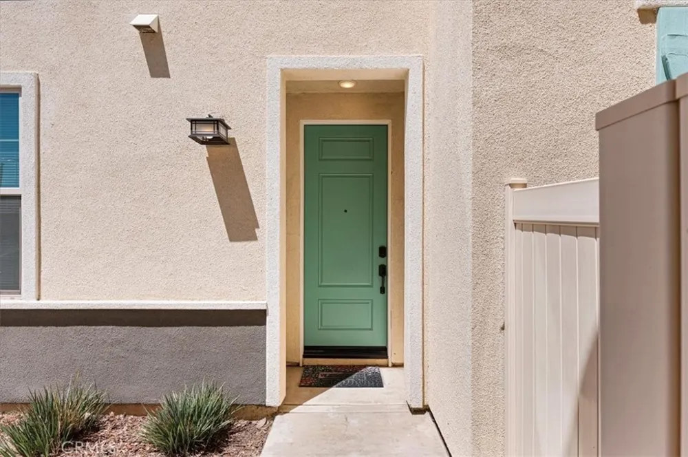 938 W Jasmine Way Rialto, CA 92376