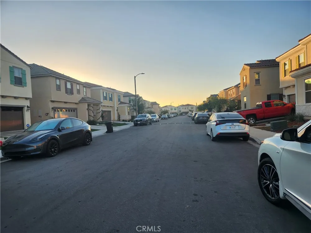 938 W Jasmine Way Rialto, CA 92376
