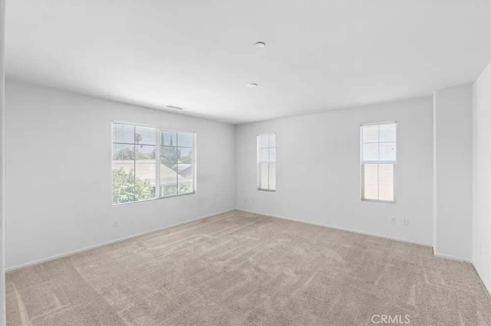 938 W Jasmine Way Rialto, CA 92376