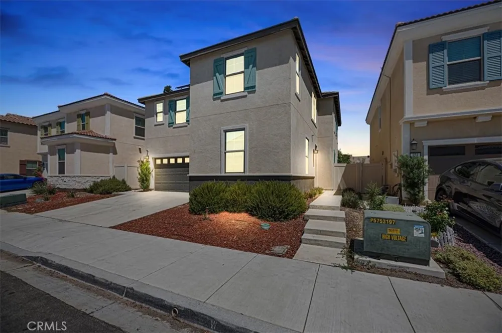 938 W Jasmine Way Rialto, CA 92376