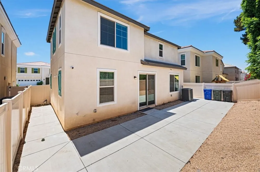 938 W Jasmine Way Rialto, CA 92376