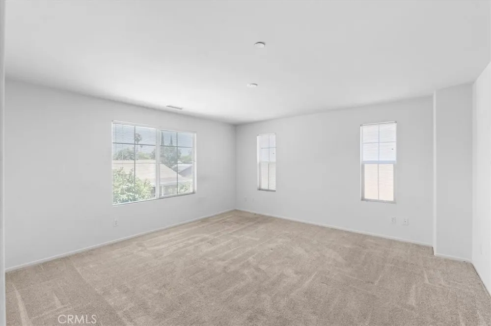 938 W Jasmine Way Rialto, CA 92376