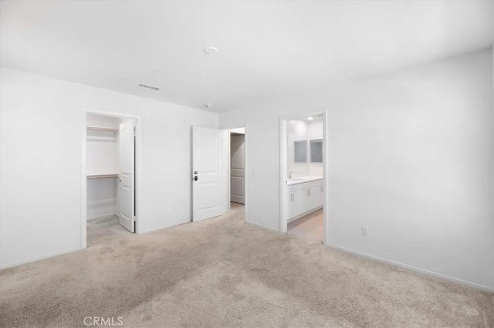 938 W Jasmine Way Rialto, CA 92376