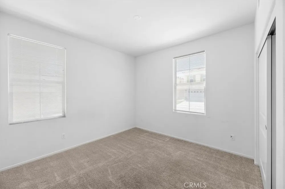 938 W Jasmine Way Rialto, CA 92376