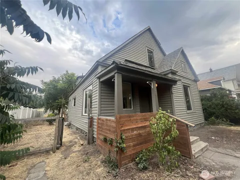 1920 E 1st Avenue