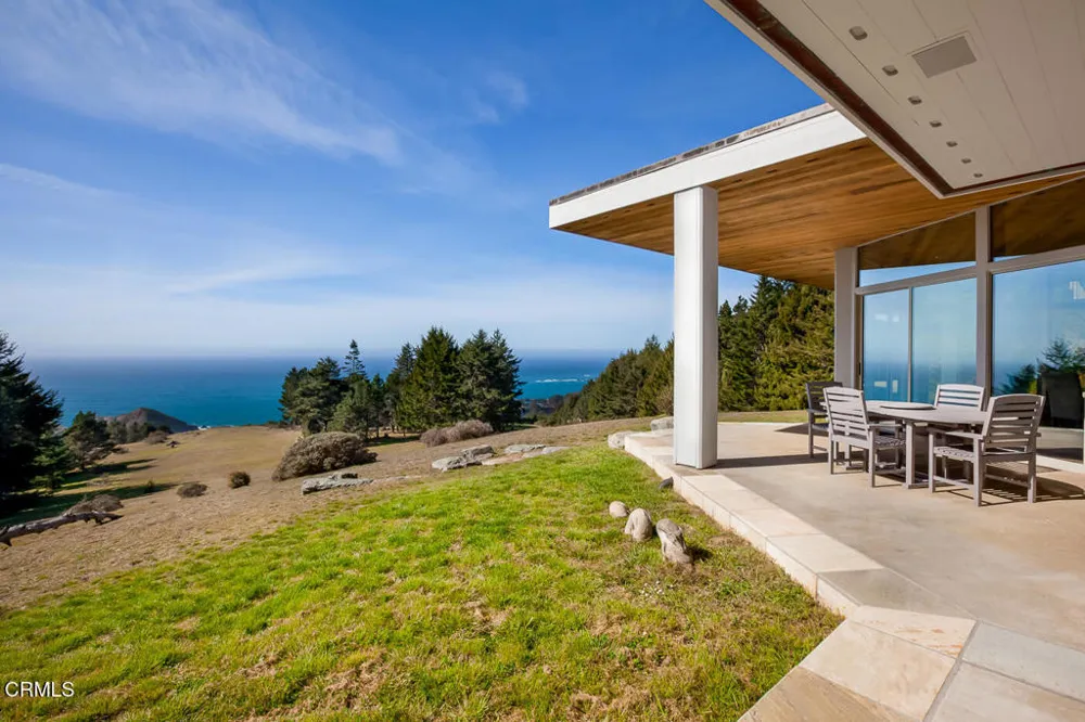 43850 Buckhorn Cove Road E Little River, CA 95456