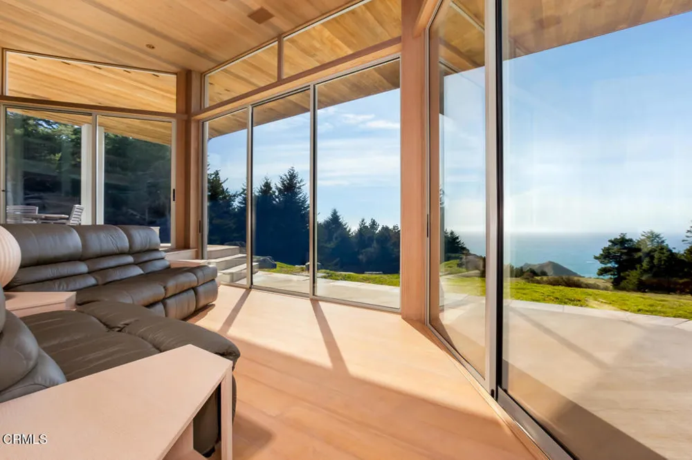 43850 Buckhorn Cove Road E Little River, CA 95456