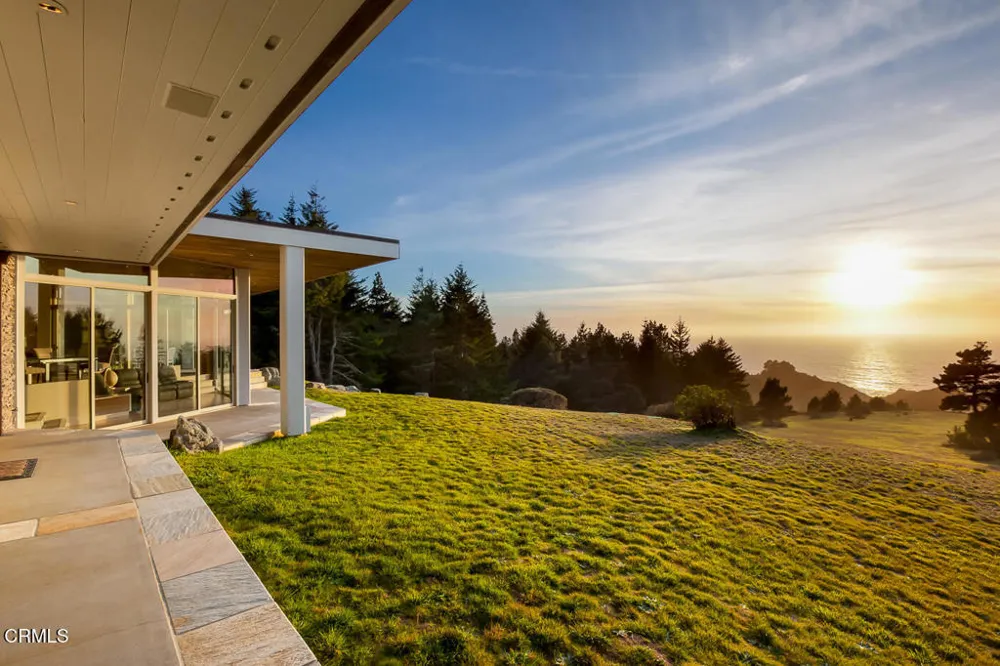 43850 Buckhorn Cove Road E Little River, CA 95456