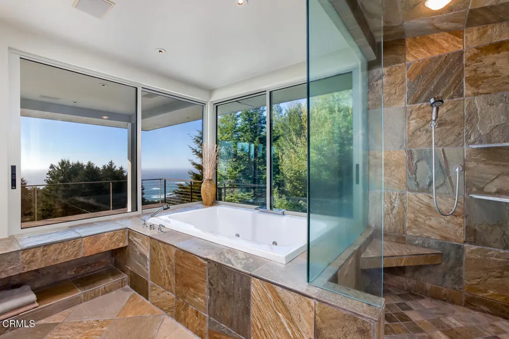 43850 Buckhorn Cove Road E Little River, CA 95456