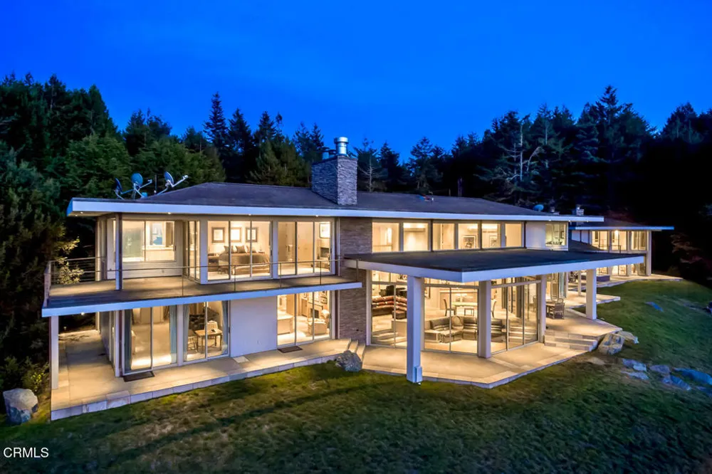 43850 Buckhorn Cove Road E Little River, CA 95456