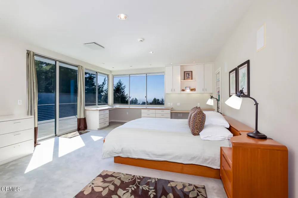 43850 Buckhorn Cove Road E Little River, CA 95456