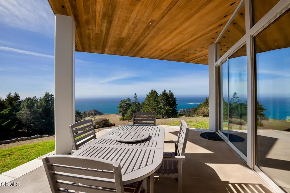43850 Buckhorn Cove Road E Little River, CA 95456