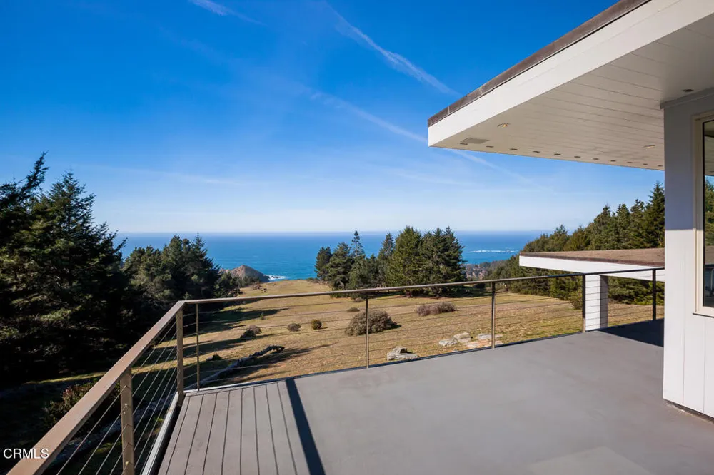 43850 Buckhorn Cove Road E Little River, CA 95456