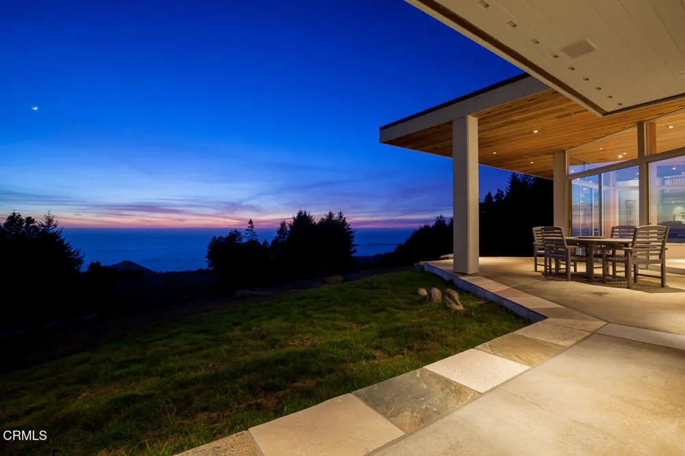 43850 Buckhorn Cove Road E Little River, CA 95456