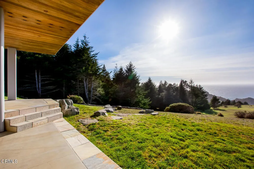 43850 Buckhorn Cove Road E Little River, CA 95456