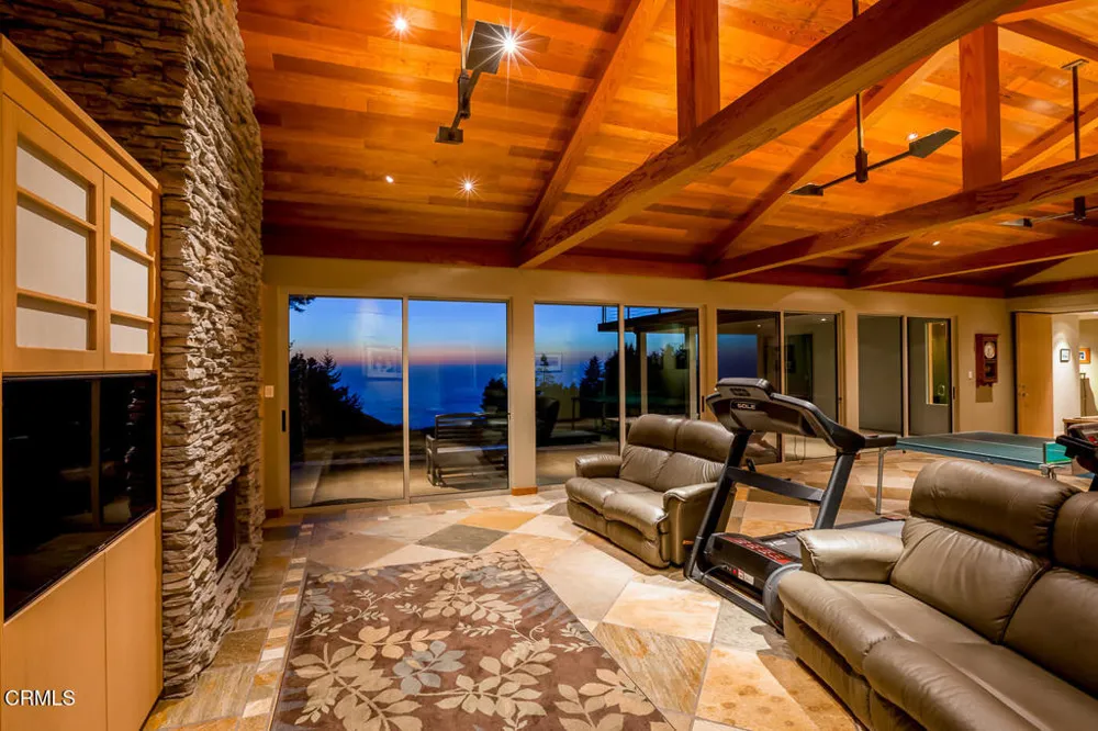 43850 Buckhorn Cove Road E Little River, CA 95456