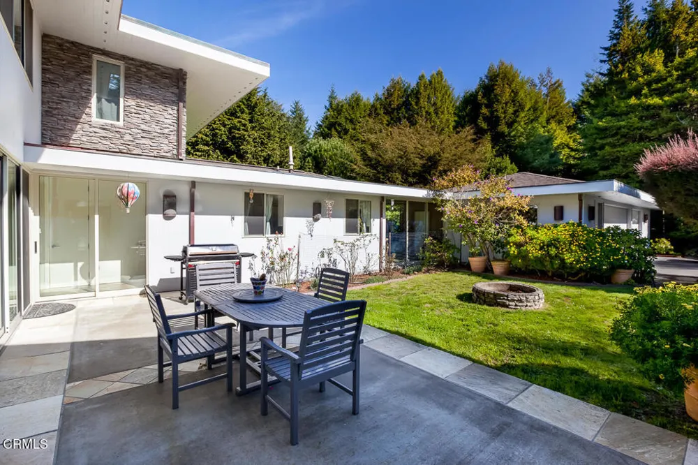 43850 Buckhorn Cove Road E Little River, CA 95456