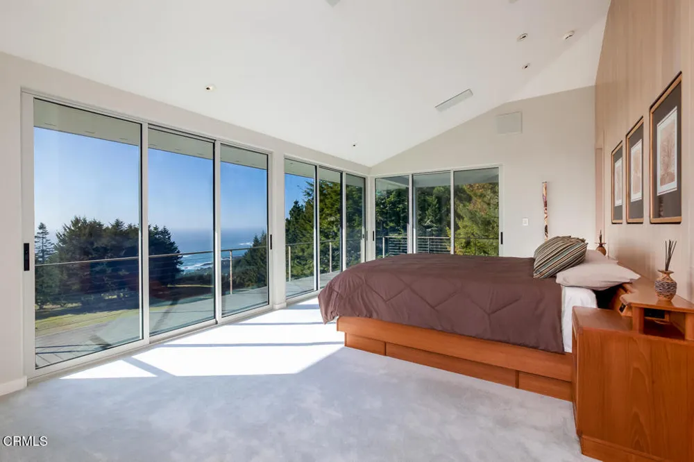 43850 Buckhorn Cove Road E Little River, CA 95456