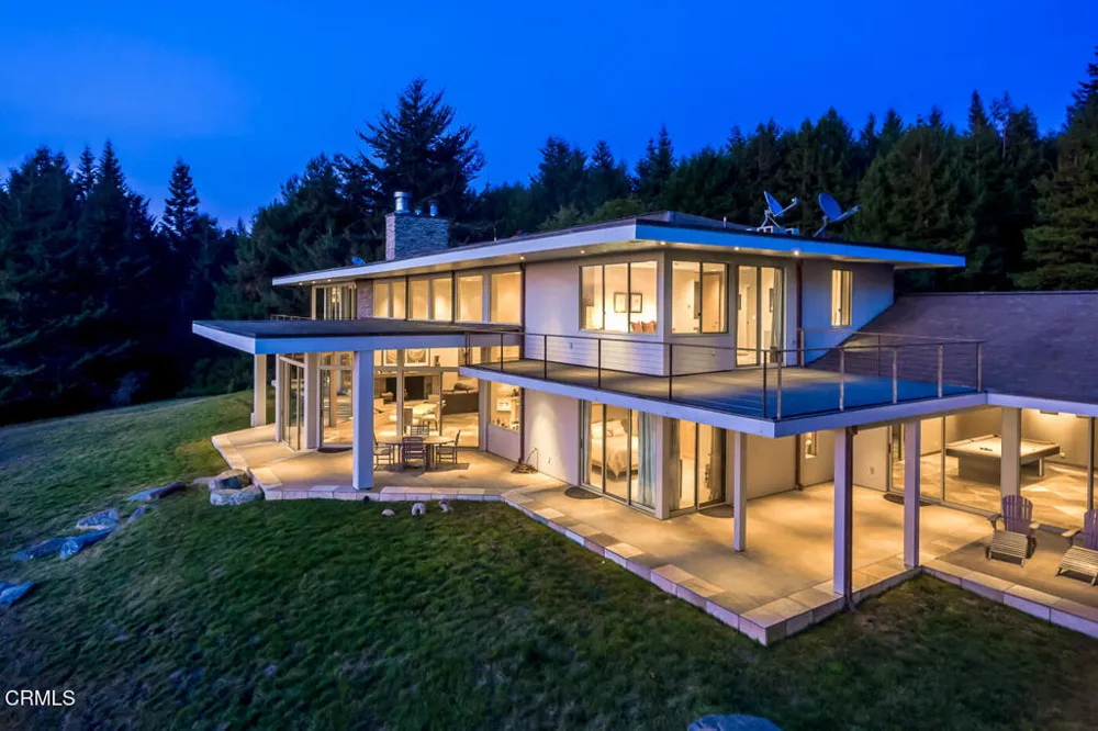 43850 Buckhorn Cove Road E Little River, CA 95456