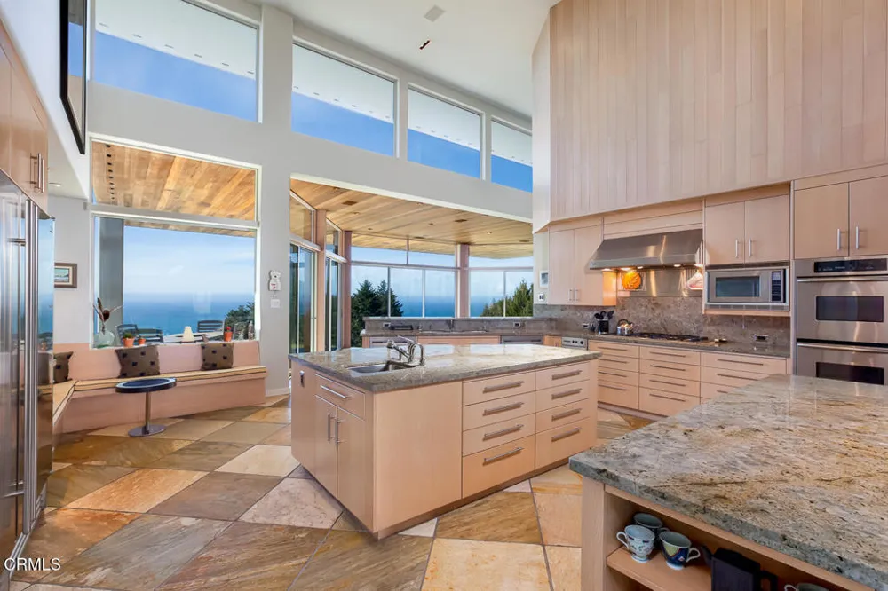 43850 Buckhorn Cove Road E Little River, CA 95456