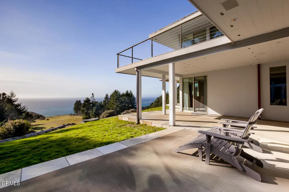43850 Buckhorn Cove Road E Little River, CA 95456